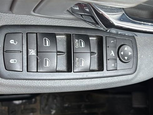 Used 2017 RAM 1500 Big Horn image 9