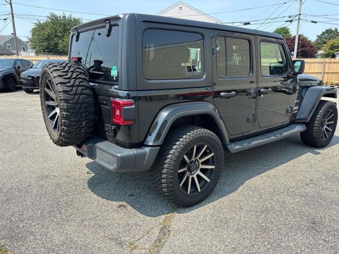 Used 2018 Jeep Wrangler Unlimited Sahara w/ Dual Top Group AWD/4WD image 3