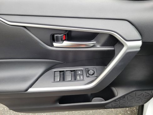 Certified 2022 Toyota RAV4 XLE Premium image 19