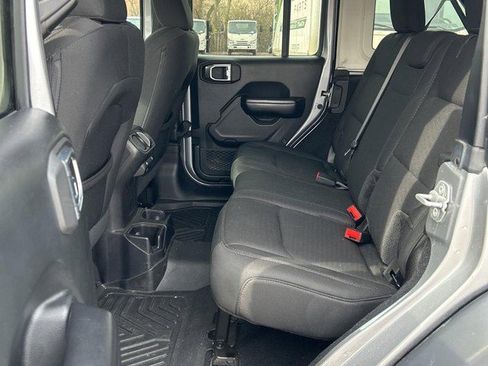 Used 2019 Jeep Wrangler Unlimited Sport S image 12