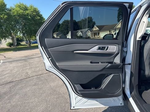 New 2025 Ford Explorer Active w/ Active Comfort Package image 19