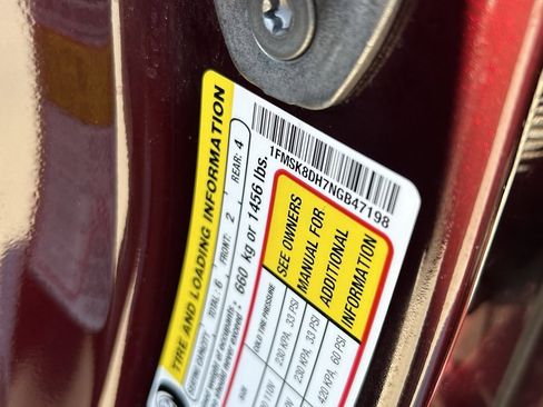 Used 2022 Ford Explorer XLT w/ Equipment Group 202A image 9