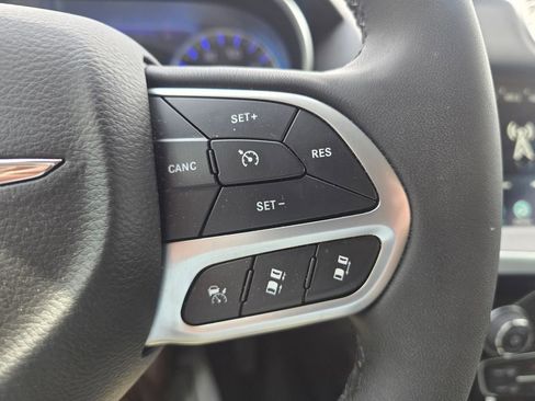 Used 2023 Chrysler 300 Touring L w/ Safetytec Plus Group RWD image 14