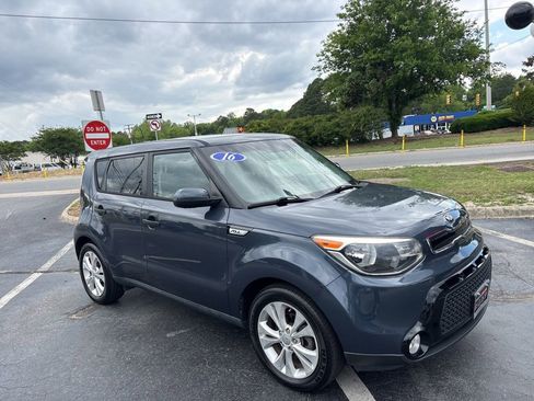 Used 2016 Kia Soul + FWD image 1