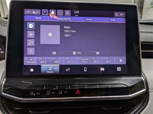 Used 2022 Jeep Compass Limited image 20