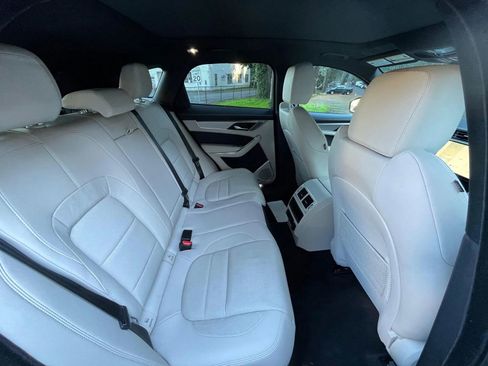 Used 2024 Jaguar F-PACE R-Dynamic S image 10