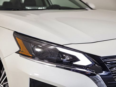 New 2025 Nissan Altima 2.5 SL image 2