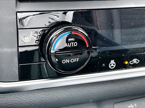 New 2026 Nissan Rogue SV AWD/4WD image 18