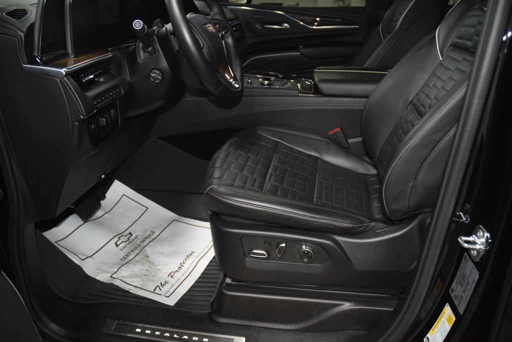 Used 2024 Cadillac Escalade Sport Platinum w/ Heavy-Duty Trailer Package AWD/4WD image 43