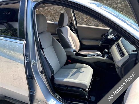 Used 2018 Honda HR-V LX image 7