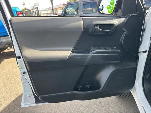 Used 2019 Toyota Tacoma SR image 15
