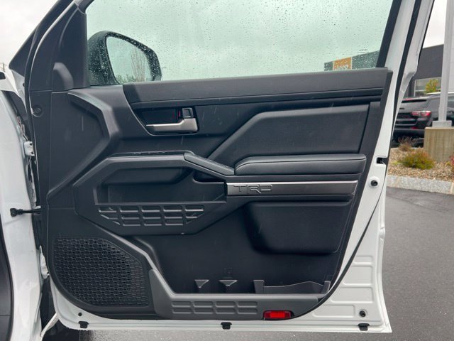 Used 2025 Toyota Tacoma TRD Sport AWD/4WD image 11