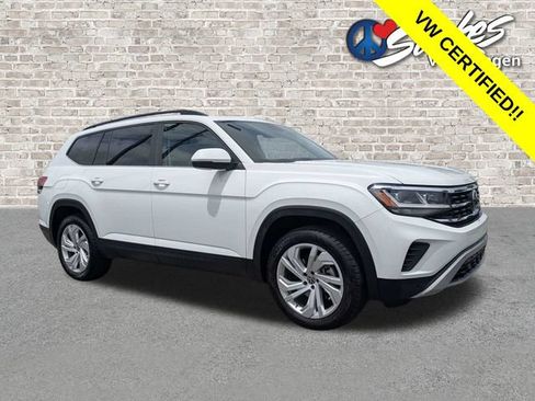 Used 2021 Volkswagen Atlas SE w/ Panoramic Sunroof Package FWD image 2