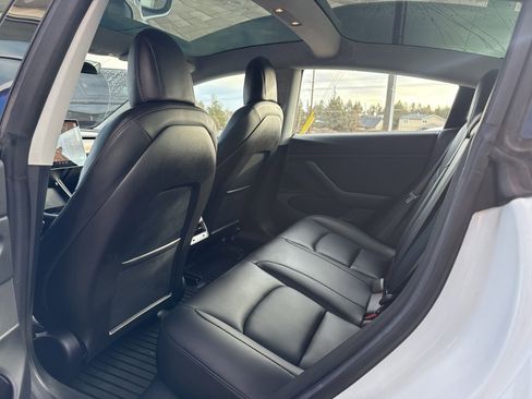 Used 2018 Tesla Model 3 Long Range image 9