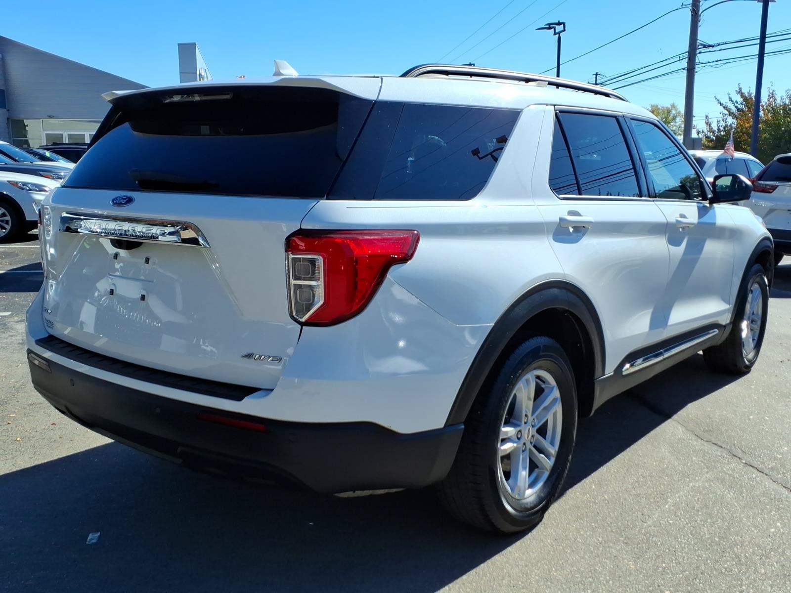 Certified 2023 Ford Explorer XLT AWD/4WD image 3
