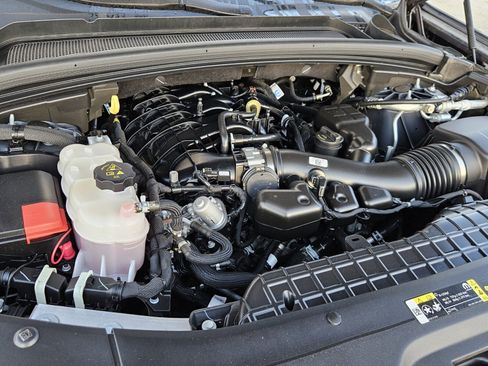 Used 2024 Jeep Grand Cherokee Laredo X image 23