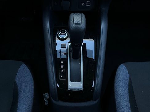 Used 2025 Nissan Versa SV image 19