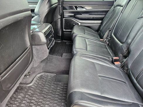 Used 2022 Jeep Wagoneer Series II AWD/4WD image 35
