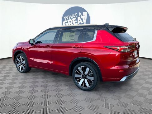 New 2025 Mitsubishi Outlander SEL image 4
