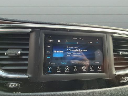 Used 2019 Chrysler Pacifica Touring Plus w/ Tire & Wheel Group FWD image 19
