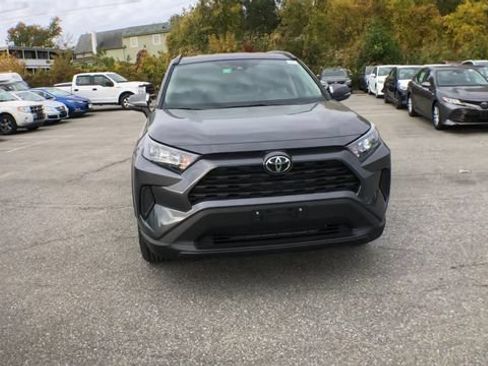 Certified 2019 Toyota RAV4 LE AWD/4WD image 3