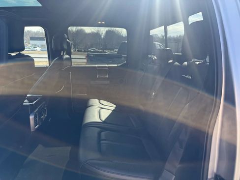 Used 2015 Ford F150 Platinum w/ Equipment Group 701A Luxury image 10