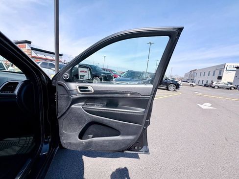 Used 2014 Jeep Grand Cherokee Limited w/ Trailer Tow Group IV image 37