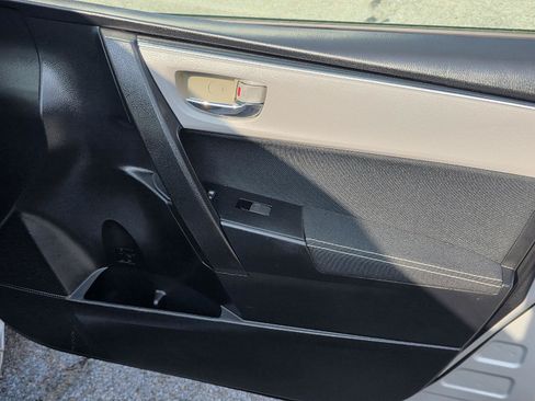 Used 2017 Toyota Corolla LE FWD image 27
