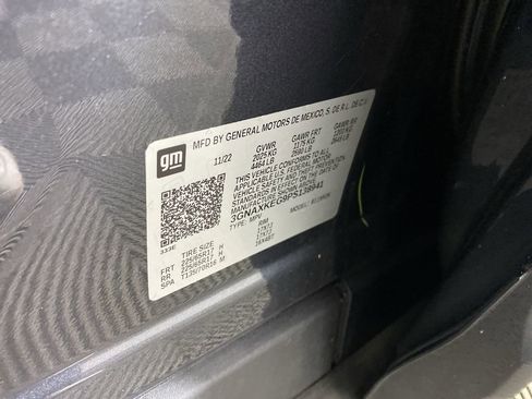 Used 2023 Chevrolet Equinox LT image 35