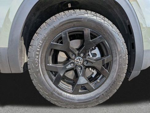 Certified 2025 Volkswagen Atlas Peak Edition SE AWD/4WD image 11