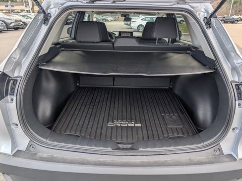 Used 2022 Toyota Corolla Cross LE image 13