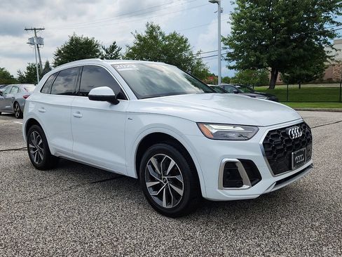 Certified 2023 Audi Q5 2.0T Premium w/ Convenience Package AWD/4WD image 3