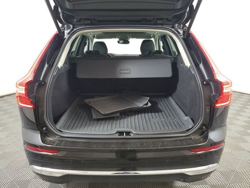 Used 2023 Volvo XC60 B5 Plus w/ Climate Package image 11