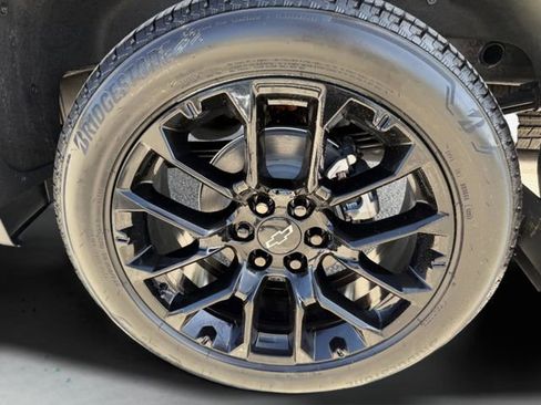 New 2026 Chevrolet Silverado 1500 High Country w/ High Country Premium Package AWD/4WD image 37