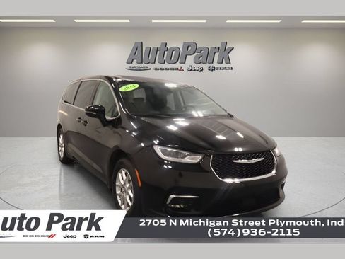 Certified 2024 Chrysler Pacifica Touring-L FWD image 1