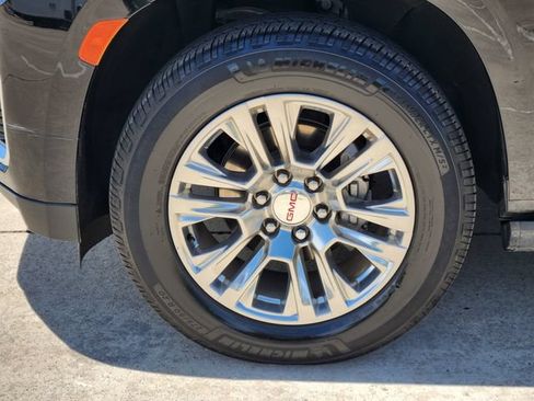 Used 2023 GMC Yukon Denali AWD/4WD image 11