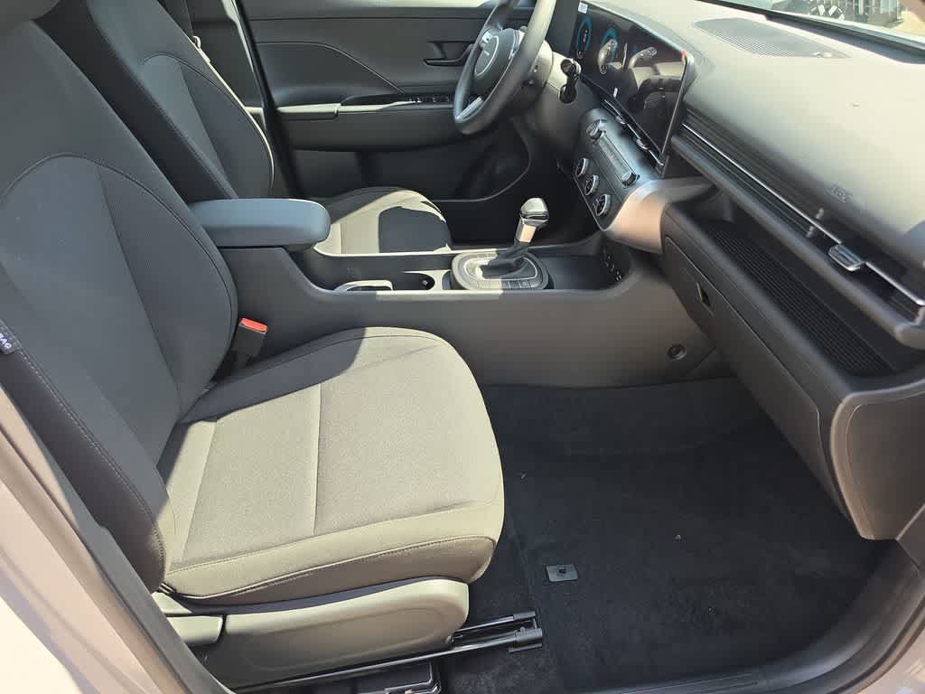 New 2027 Hyundai Kona SE FWD image 22