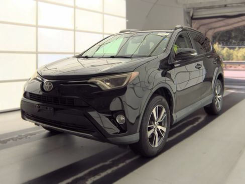 Used 2017 Toyota RAV4 XLE w/ Plus Special Value Package AWD/4WD image 1