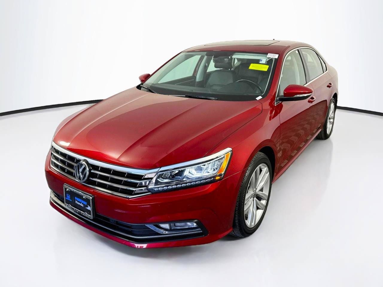 Used 2018 Volkswagen Passat 2.0T SE FWD image 3