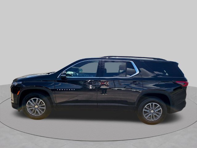 Used 2023 Chevrolet Traverse LT FWD image 2
