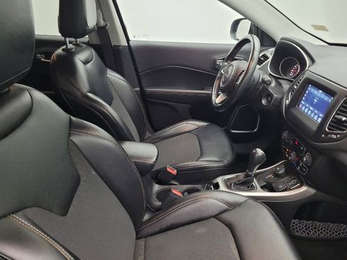 Used 2019 Jeep Compass Latitude w/ Safety & Security Group image 21