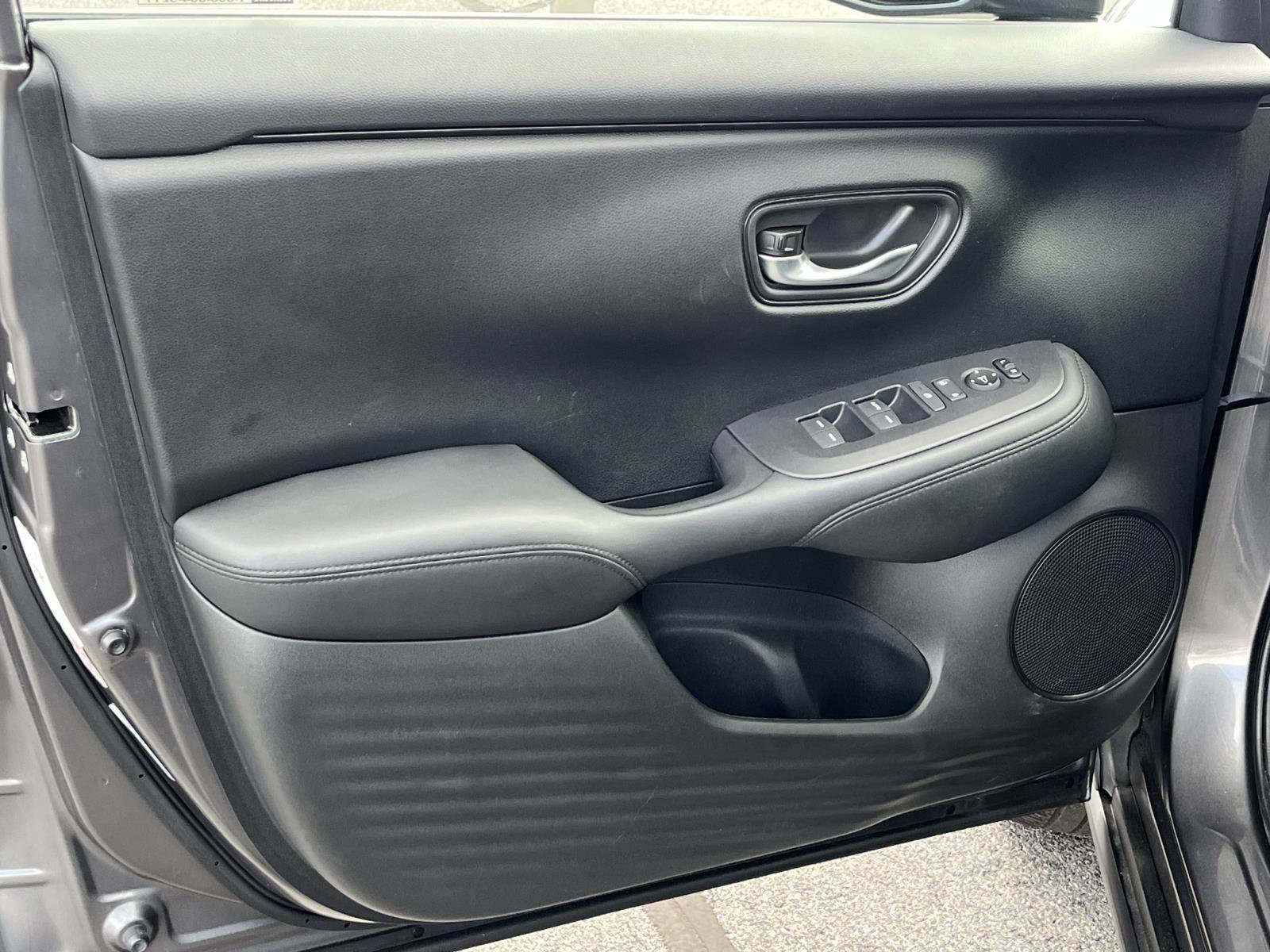 Used 2025 Honda HR-V LX image 24
