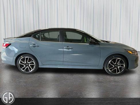 New 2025 Nissan Sentra SR w/ SR Premium Package image 4