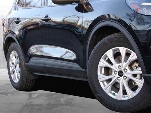 Certified 2024 Ford Escape Active w/ Cold Weather Package image 3