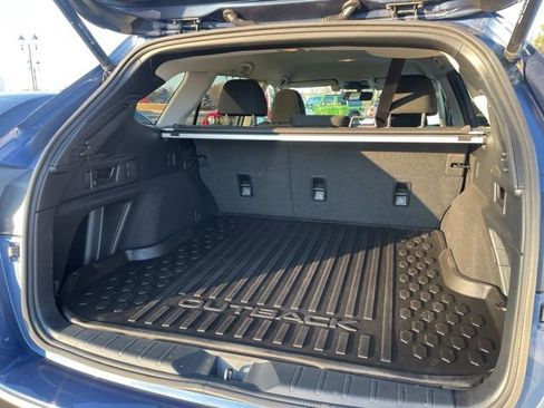 Used 2021 Subaru Outback Premium image 11