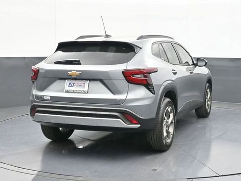 New 2026 Chevrolet Trax LT w/ Driver Confidence Package FWD image 9