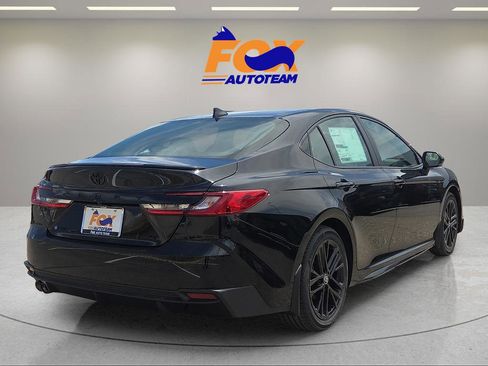 New 2026 Toyota Camry SE FWD image 4