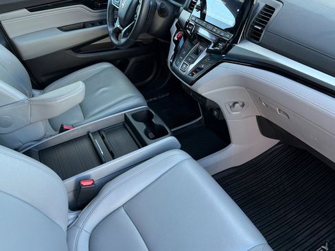 Used 2023 Honda Odyssey Touring image 19