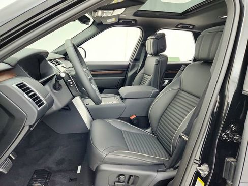 Certified 2024 Land Rover Discovery Dynamic SE image 21