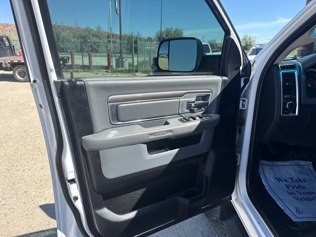 Used 2018 RAM 3500 SLT AWD/4WD image 23